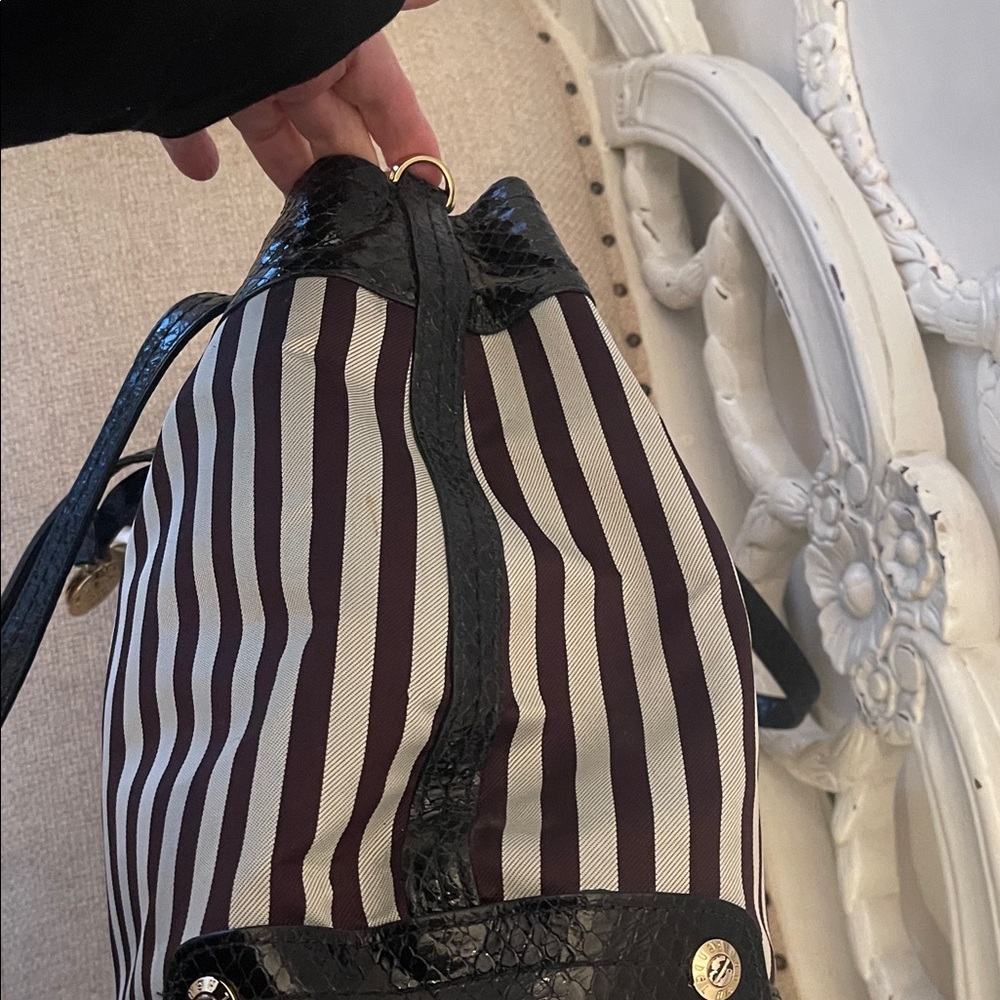 Elegant Striped Tote Bag in Black and Brown - Picture 11 of 11
